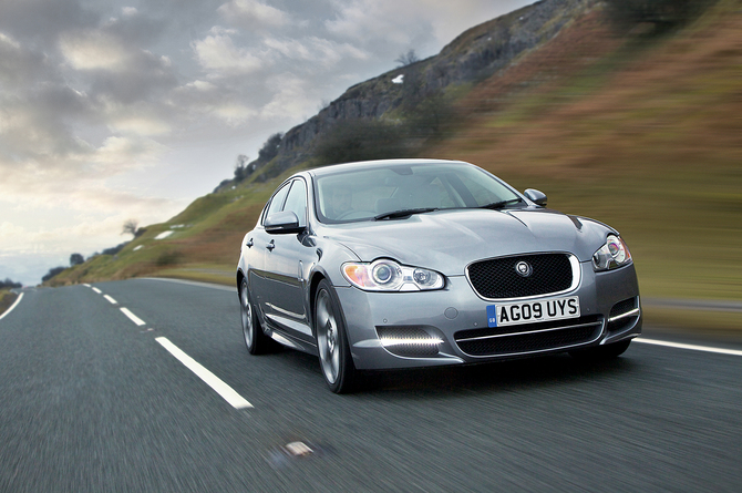 Jaguar XF 3.0D S V6 Jaguar XF 3.0D S V6