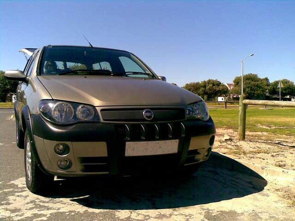 Fiat Strada 1.3 Multijet 85cv Cab. Longa Fiat Strada 1.3 Multijet 85cv Cab. Longa
