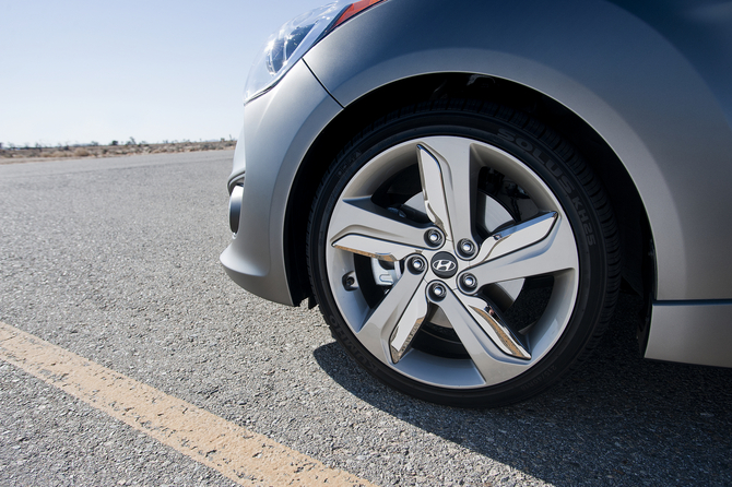 Hyundai Veloster gains speed with turbo version Hyundai Veloster gains speed with turbo version