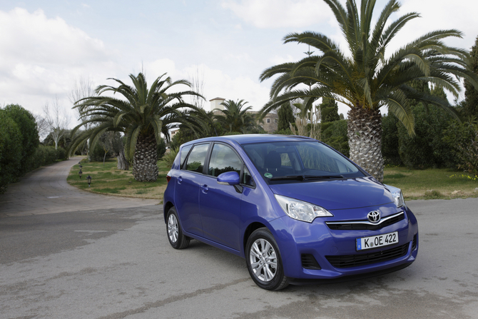 Toyota Verso-S 1.3 Dual VVT-i Exclusive Toyota Verso-S 1.3 Dual VVT-i Exclusive