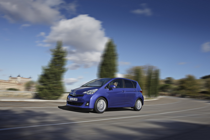 Toyota Verso-S 1.3 Dual VVT-i Exclusive Toyota Verso-S 1.3 Dual VVT-i Exclusive