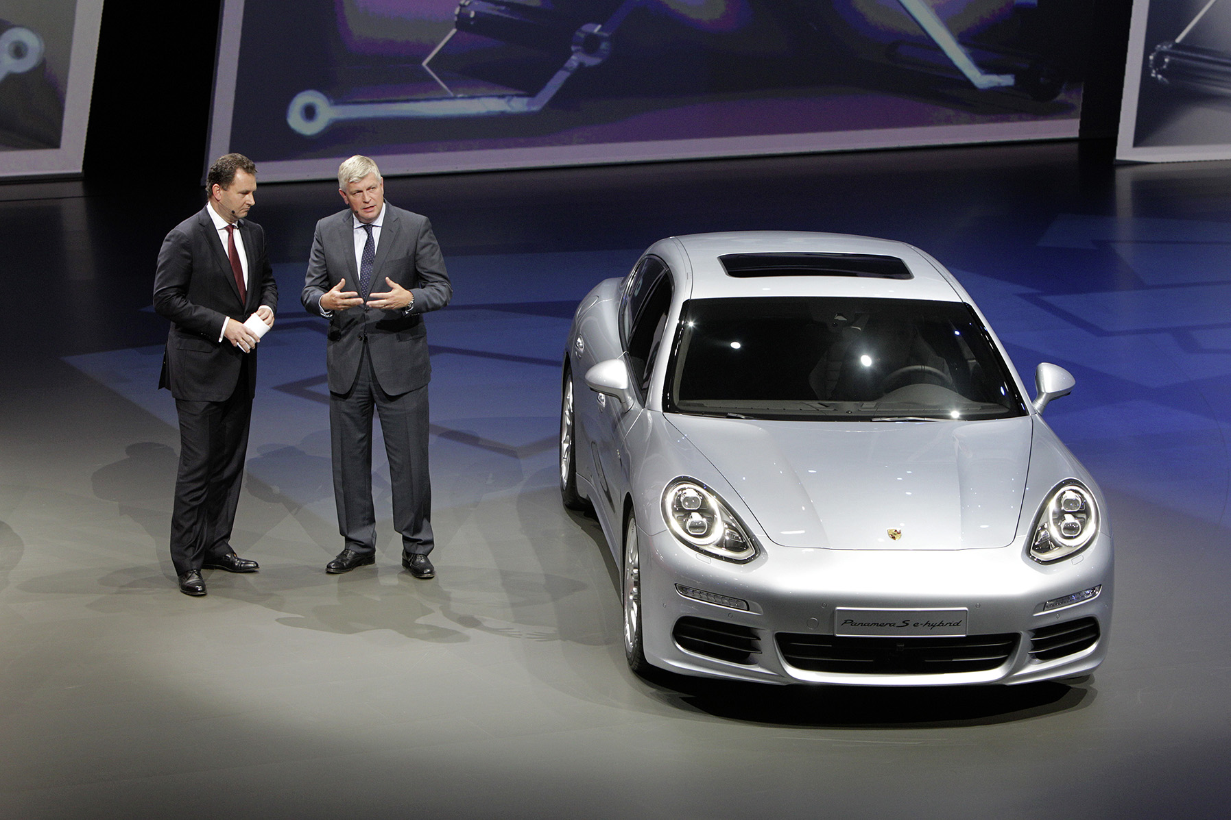 As vendas da Porsche continuam a aumentar, mesmo sem o lançamento do novo Macan