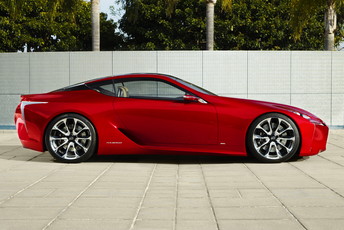 The concept used a hybrid V8 with over 500hp The concept used a hybrid V8 with over 500hp