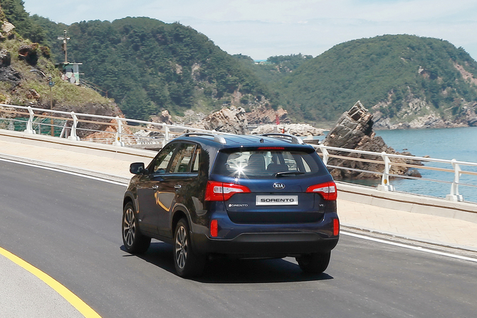 Kia Sorento 2.4 GDI AWD Kia Sorento 2.4 GDI AWD