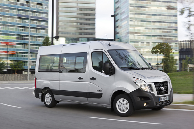 Nissan NV400 Combi 9 L1H1 3T 2.3 dCi Navi Nissan NV400 Combi 9 L1H1 3T 2.3 dCi Navi