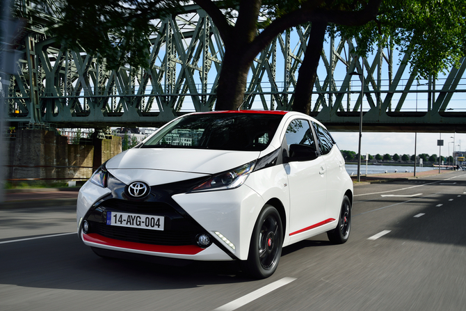 Toyota Aygo X-Play Plus Toyota Aygo X-Play Plus