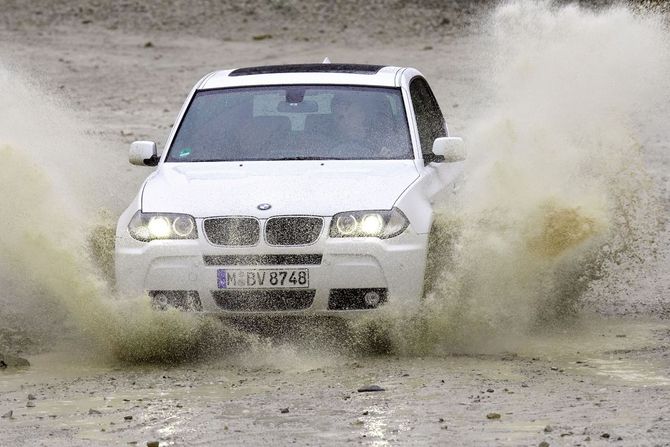 BMW X3 xDrive25i Auto Lifestyle (E83) BMW X3 xDrive25i Auto Lifestyle (E83)