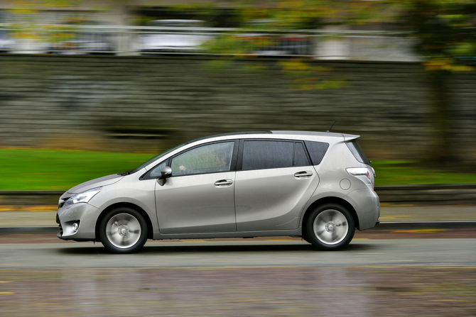 Toyota Verso Gen.1 Toyota Verso Gen.1