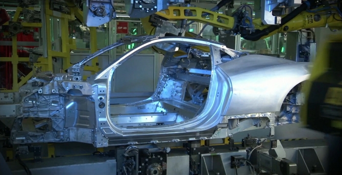 Ferrari continua a chamar a atenção para o sucessor do 599 Ferrari continua a chamar a atenção para o sucessor do 599
