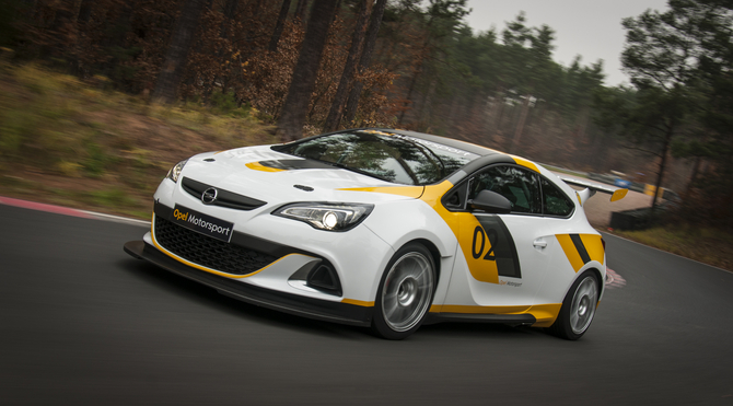 Engagement sur circuit axé sur l’Allemagne avec la nouvelle Astra OPC Cup Engagement sur circuit axé sur l’Allemagne avec la nouvelle Astra OPC Cup