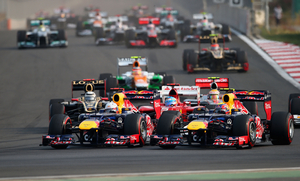 Vettel roubou a liderança da prova a Mark Webber logo na partida