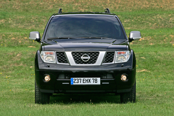 Nissan Pathfinder 2.5 dCi XE Pack 7L Nissan Pathfinder 2.5 dCi XE Pack 7L