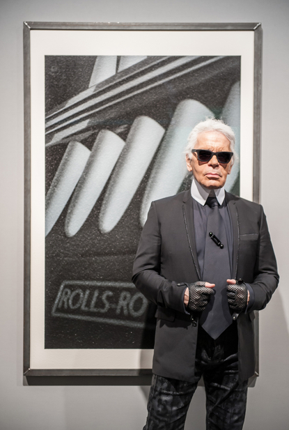 Lagerfeld tornou-se famoso com um designer de moda mas também é conhecido como um fotógrafo de sucesso
