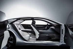 Infiniti apostou num interior minimalista