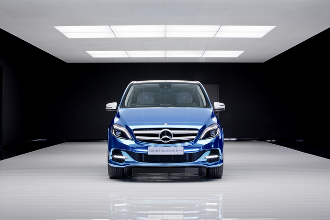 *ATUALIZADO* Protótipo elétrico do Mercedes Classe B apresentado em Paris *ATUALIZADO* Protótipo elétrico do Mercedes Classe B apresentado em Paris