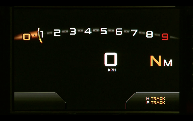 In normal driving, the car shows the full tachometer In normal driving, the car shows the full tachometer
