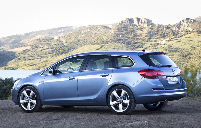 Opel Astra Sports Tourer 1.6 Turbo Cosmo Active Select Opel Astra Sports Tourer 1.6 Turbo Cosmo Active Select