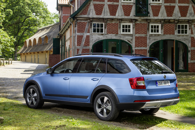 Skoda Octavia Scout 2.0 TDI DSG Skoda Octavia Scout 2.0 TDI DSG