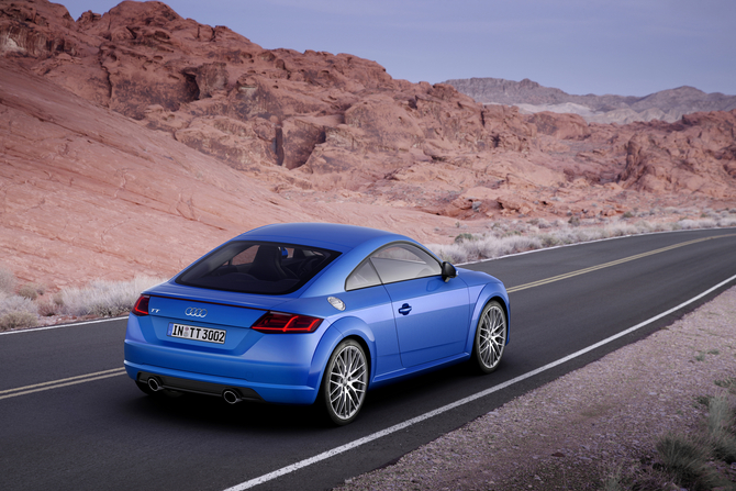 Audi TT 2.0 TFSI Audi TT 2.0 TFSI