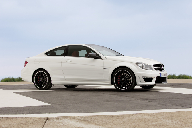 Mercedes-Benz C 63 AMG Coupé w/ Performance Package Mercedes-Benz C 63 AMG Coupé w/ Performance Package