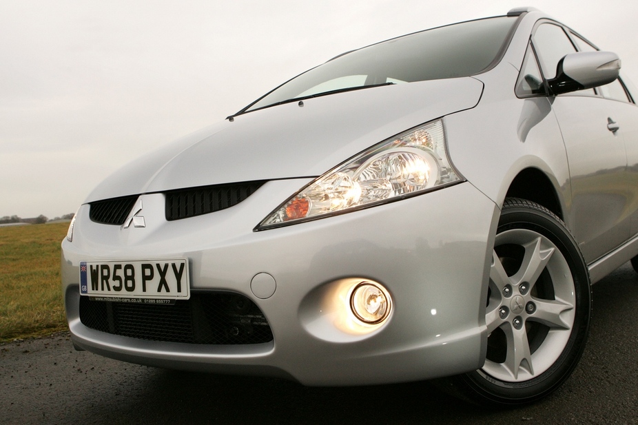 Mitsubishi Grandis 2.0 DI-D 140cv Insport BT/FPF