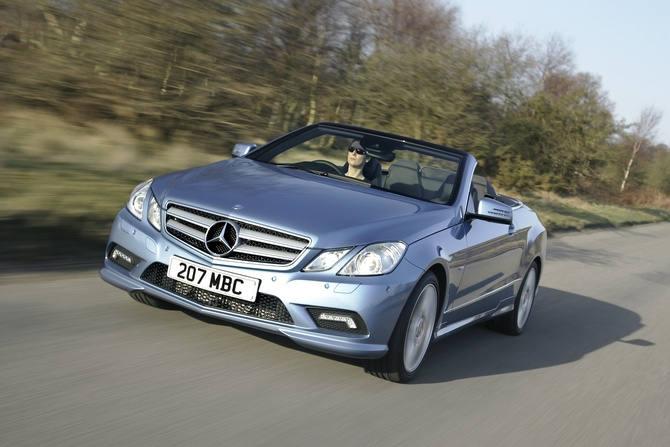 Mercedes-Benz E250 Cabriolet CDI BlueEFF. SE Mercedes-Benz E250 Cabriolet CDI BlueEFF. SE