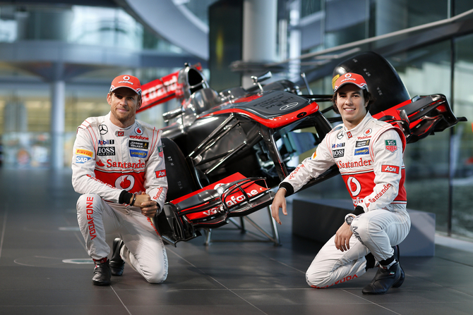 A McLaren continua a optar por não usar o nariz desnivelado das outras equipas A McLaren continua a optar por não usar o nariz desnivelado das outras equipas