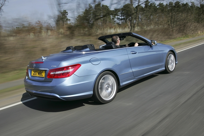 Mercedes-Benz E250 Cabriolet CDI BlueEFF. SE Mercedes-Benz E250 Cabriolet CDI BlueEFF. SE