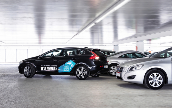 The system uses car-to-infrastructure technology and autonomous driving The system uses car-to-infrastructure technology and autonomous driving