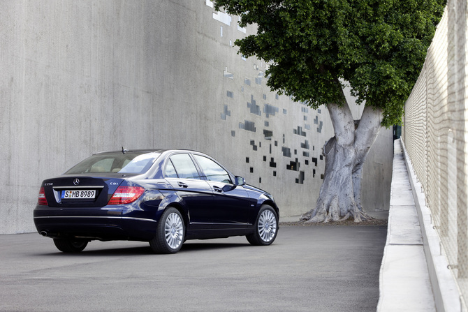 Mercedes-Benz C 220 CDI BlueEfficiency Classic 7G-Tronic Plus Mercedes-Benz C 220 CDI BlueEfficiency Classic 7G-Tronic Plus