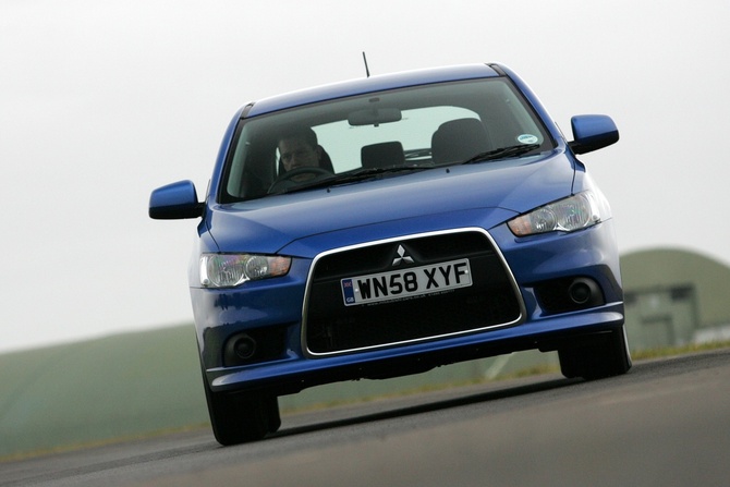 Mitsubishi Lancer 2.0 DID Intense Sport Mitsubishi Lancer 2.0 DID Intense Sport