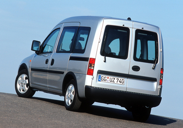 Opel Combo Tour 1.3 CDTI DPF 75cv Opel Combo Tour 1.3 CDTI DPF 75cv
