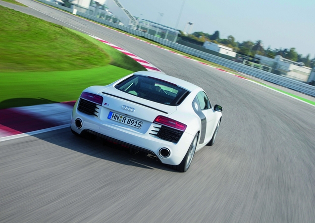 Audi R8 Coupé 4.2 V8 FSI S tronic (13) Audi R8 Coupé 4.2 V8 FSI S tronic (13)