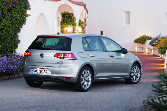 The Estate wil have a higher roofline and longer rear than the regular car The Estate wil have a higher roofline and longer rear than the regular car