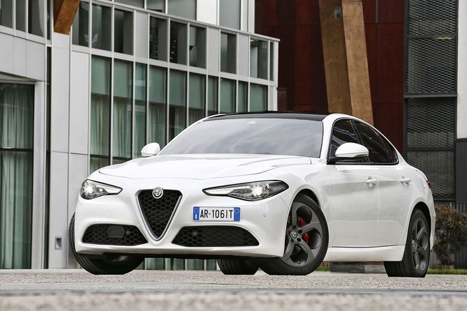 Alfa Romeo Giulia 2.2 JTDm Alfa Romeo Giulia 2.2 JTDm