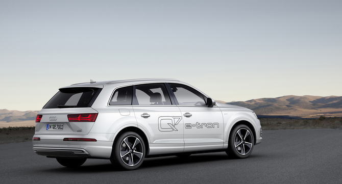The two engines offer a combined output of 373hp and 700Nm torque The two engines offer a combined output of 373hp and 700Nm torque