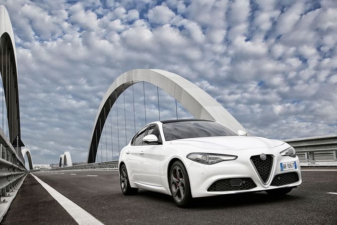 Alfa Romeo Giulia 2.2 JTDm Alfa Romeo Giulia 2.2 JTDm