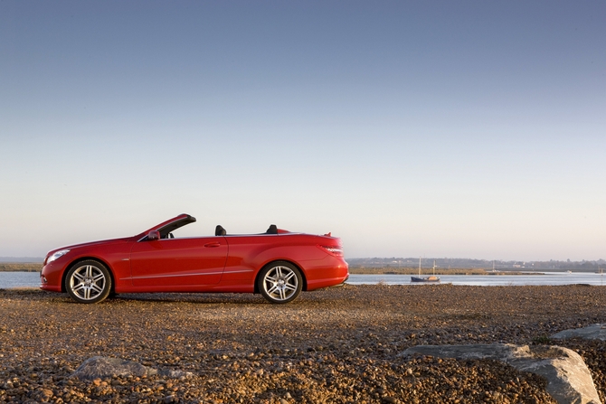Mercedes-Benz E200 Cabriolet CGI BlueEFF. Sport Mercedes-Benz E200 Cabriolet CGI BlueEFF. Sport