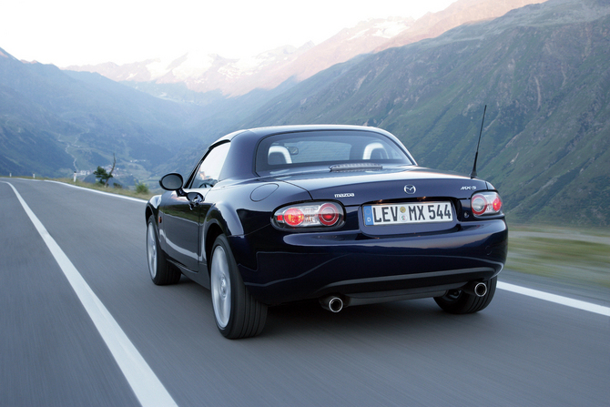 Mazda MX-5 Roadster Coupé 2.0 Mazda MX-5 Roadster Coupé 2.0