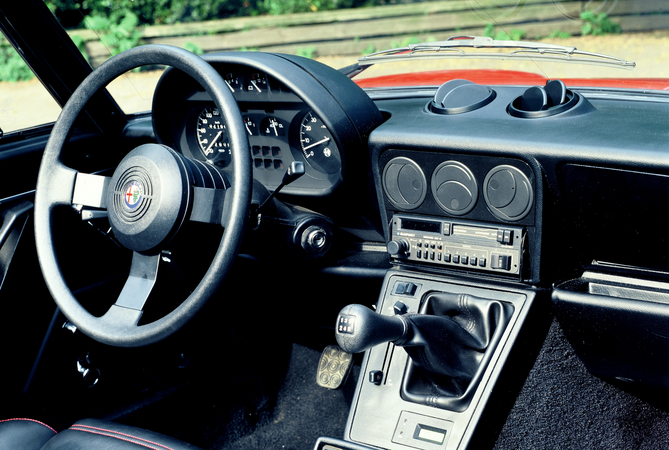 Alfa Romeo Spider 2.0 Quadrifoglio Verde Alfa Romeo Spider 2.0 Quadrifoglio Verde