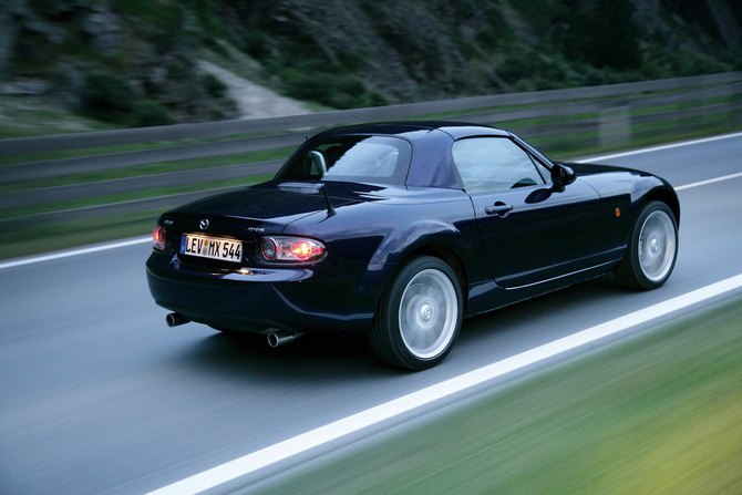 Mazda MX-5 Roadster Coupé 2.0 Mazda MX-5 Roadster Coupé 2.0