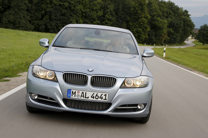 BMW 325d Navigation Auto (E90) LCI BMW 325d Navigation Auto (E90) LCI