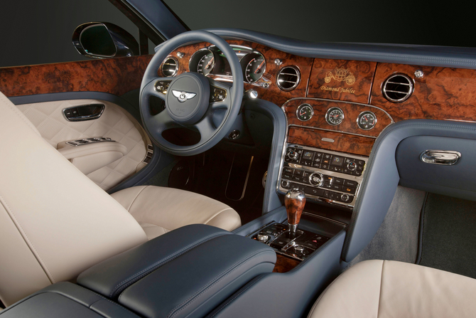 The Diamond Jubilee pattern is also on the center of the dashboard The Diamond Jubilee pattern is also on the center of the dashboard