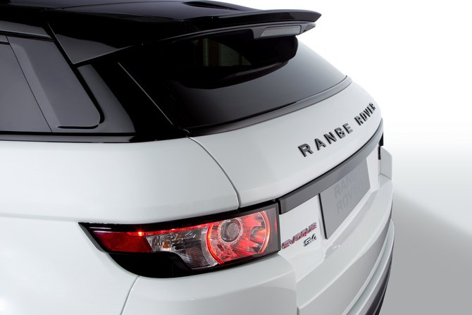 Land Rover Evoque 2.0 Si4 Dynamic Black Design Land Rover Evoque 2.0 Si4 Dynamic Black Design