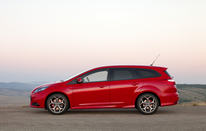 Ford Focus ST EcoBoost SW Ford Focus ST EcoBoost SW