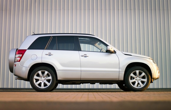Suzuki Grand Vitara XSport 3.2L 4WD Suzuki Grand Vitara XSport 3.2L 4WD