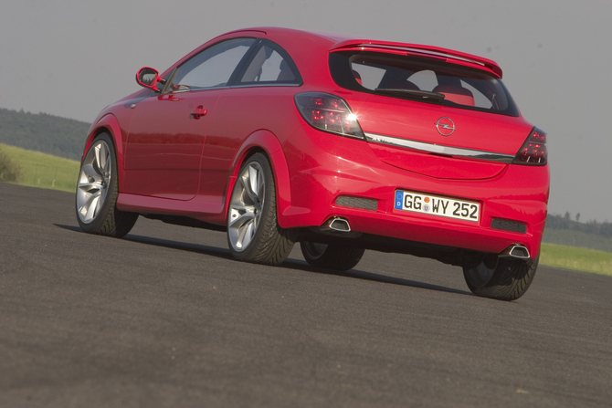 Opel Astra High Performance Concept Opel Astra High Performance Concept