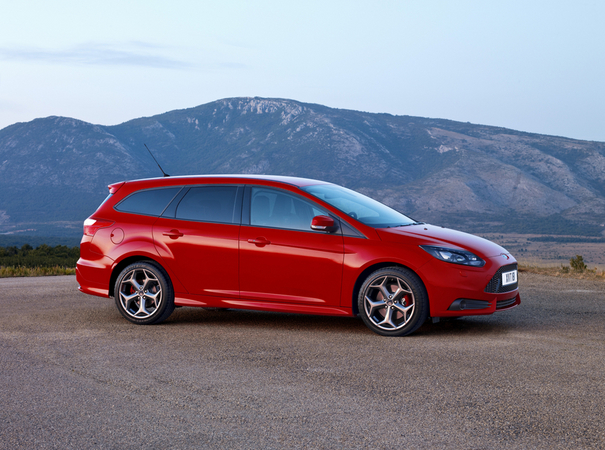 Ford Focus ST EcoBoost SW Ford Focus ST EcoBoost SW