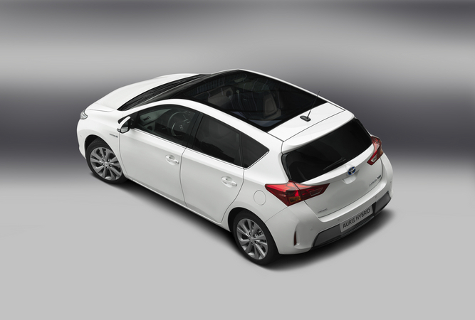 Toyota Auris Hybrid 1.8 HSD Sport Toyota Auris Hybrid 1.8 HSD Sport