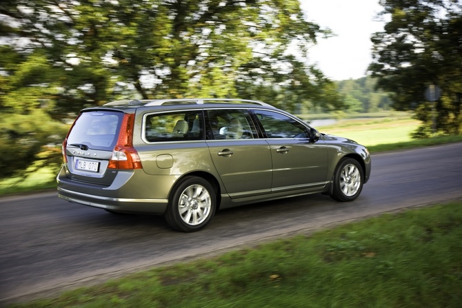 Volvo V70 2.5T Momentum Geartronic Volvo V70 2.5T Momentum Geartronic